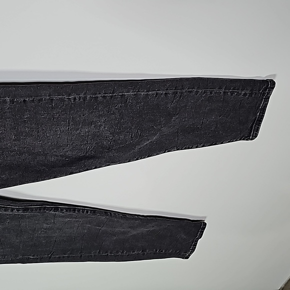 LEVI'S faded black 28x28 high rise jeans - Picture 3 of 8